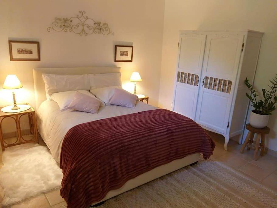 Two-Bedroom House in Champeaux, Côte de la Déroute