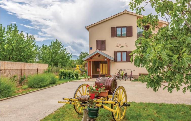 Gemütliche 1-Zimmer-Wohnung mit Pool und Terrasse, inklusive WLAN und Klimaanlage in Dalmatinisches Zagora