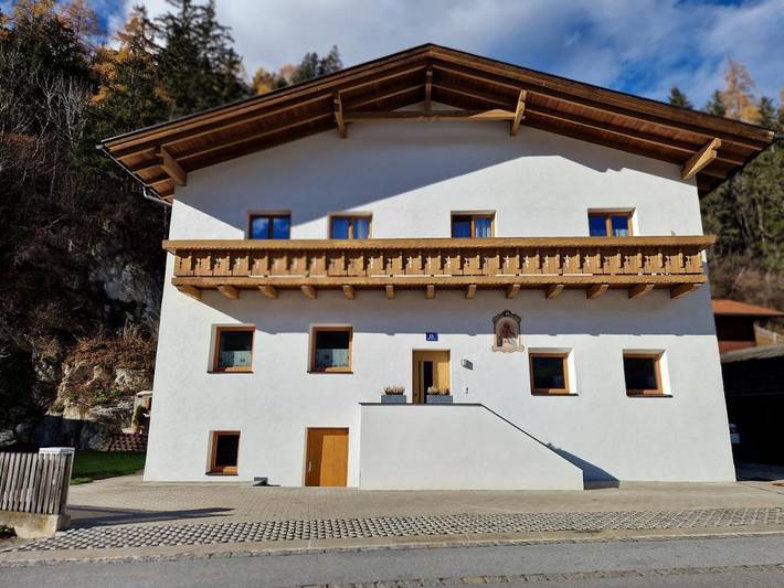 Ferienwohnung für 4 Personen, mit Garten und Ausblick in Prutz - 2
