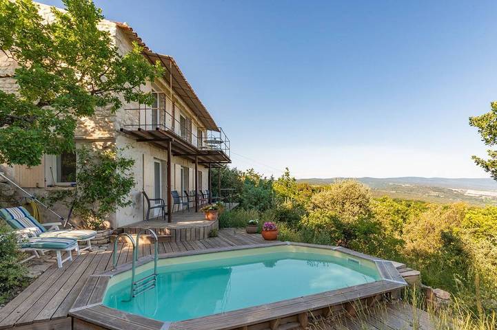Ferienhaus für 6 Personen, mit Balkon und Garten