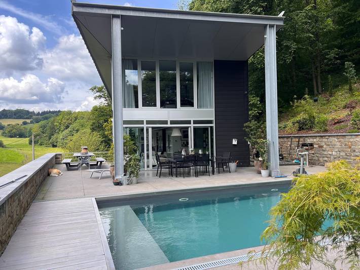Location de vacances pour 6 personnes, avec Balcon/Terrasse et Balcon ainsi que Jacuzzi et Terrasse à Theux