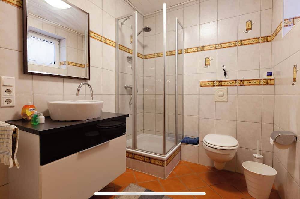 Ganze Wohnung, Ferienwohnung Am Steinernen Haus in Lohrheim, Lahn-Taunus