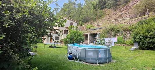 Gîte pour 8 personnes, avec piscine ainsi que jacuzzi et jardin à L'Estréchure