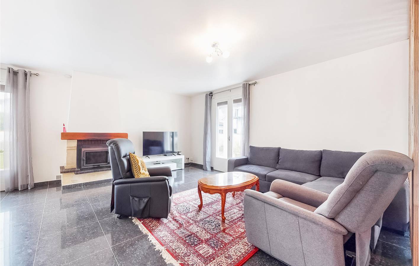 Appartement de charme avec parking, jardin et TV - 700m de Médis in Médis, Côte de Beauté