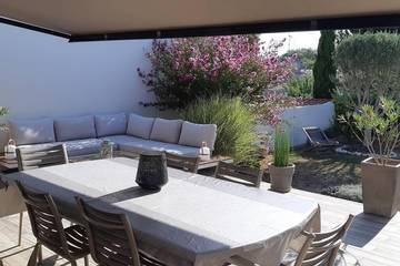 Gîte pour 4 personnes, avec terrasse à L'Houmeau