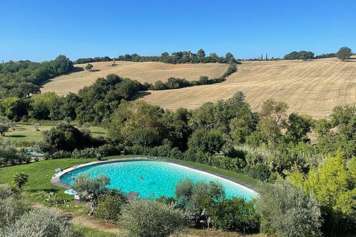 Ferienhaus für 4 Personen, mit Terrasse und Garten sowie Pool in Campagnatico