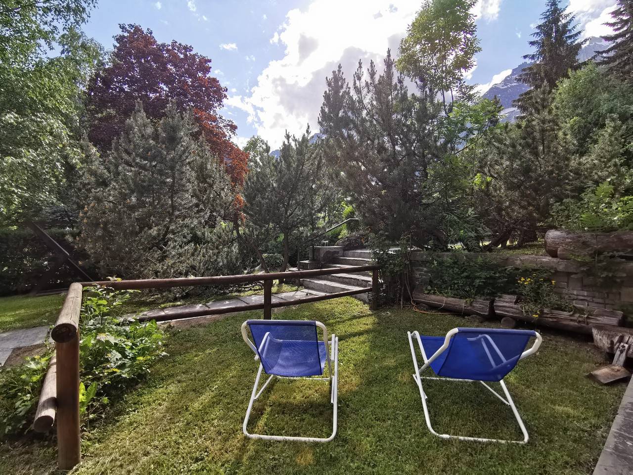 Ganze Wohnung, Ferienwohnung 'Vista Monte Bianco' mit Bergblick und Privatem Garten in Entreves, Courmayeur