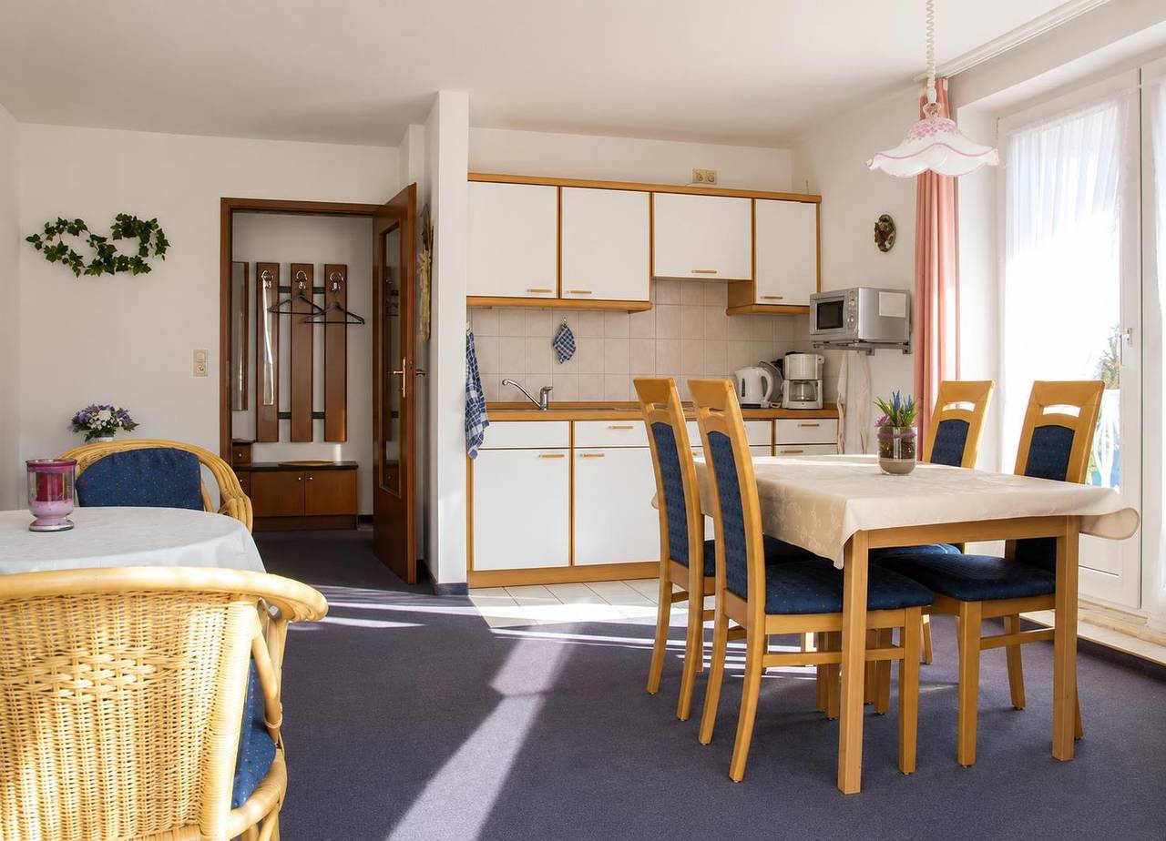 Ganze Wohnung, Haus Nordseeperle Whg. 5, Möwennest, Dünenweg 15, Cuxhaven-Duhnen, Seesicht in Fkk Strand Duhnen, Cuxhaven