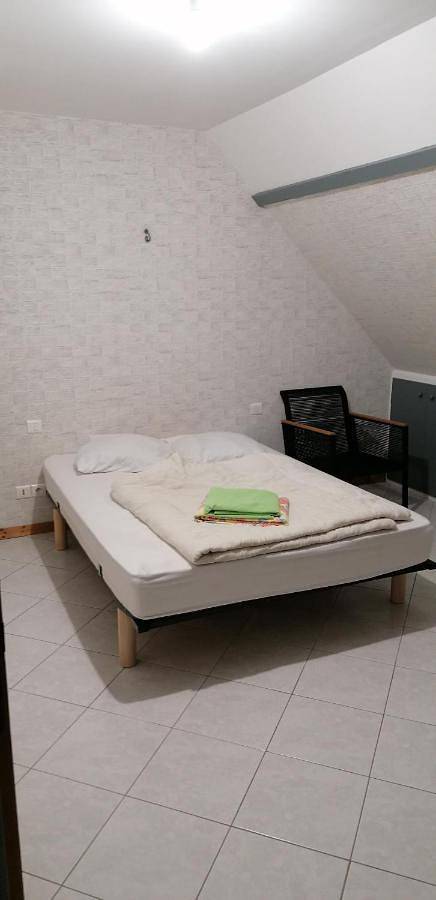 Chambre 1 in Changé, Sarthe