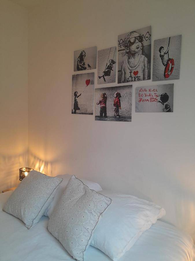 Double Room with Private Bathroom in Annemasse, Région de Saint-Julien-en-Genevois