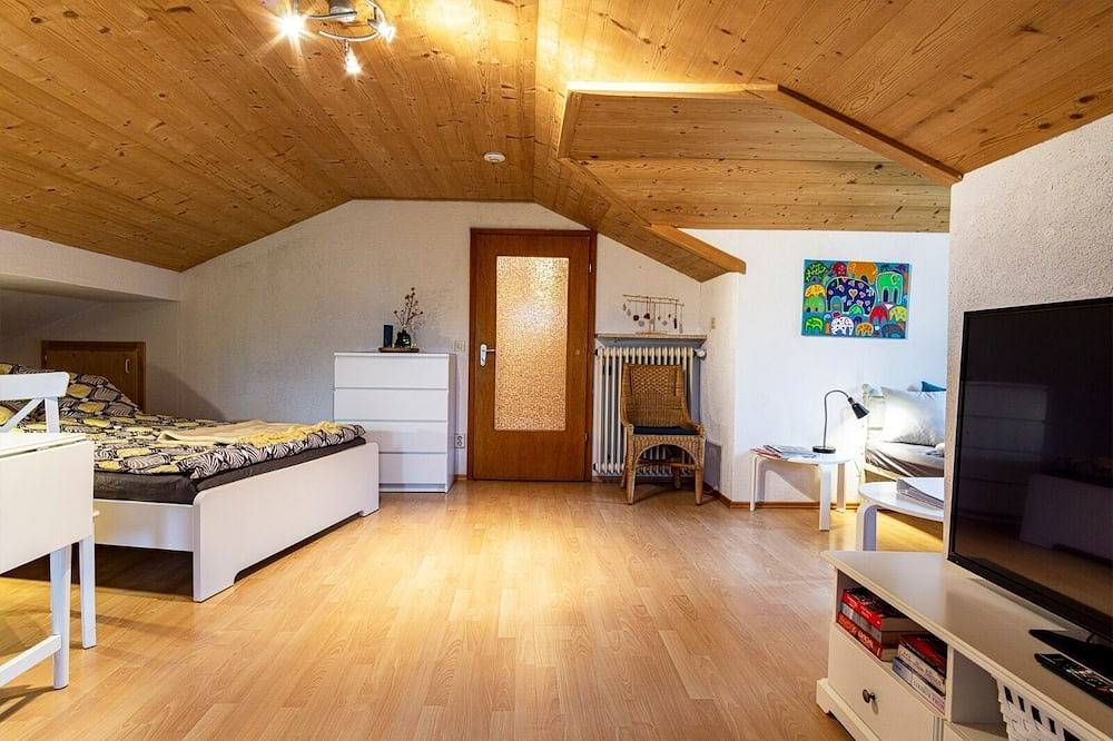 Ganze Wohnung, Ferienwohnung Landurlaub 45 qm, Dachgeschoss, Westbalkon in Bad Feilnbach, Bayerische Alpen