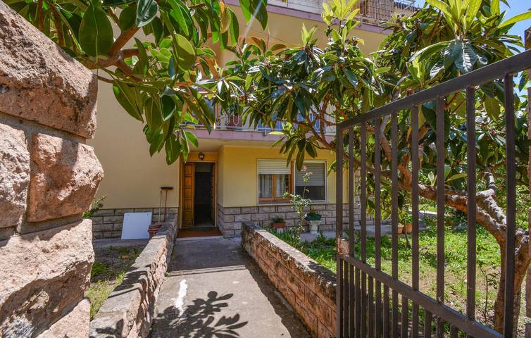 Gîte pour 4 personnes, avec terrasse à Bosa - 2