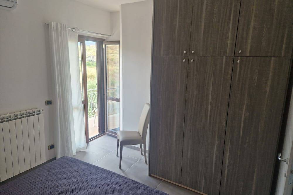 Ganze Wohnung, Nina's house 5, 300 meters from the sea in Santa Caterina dello Ionio, Catanzaro Provinz