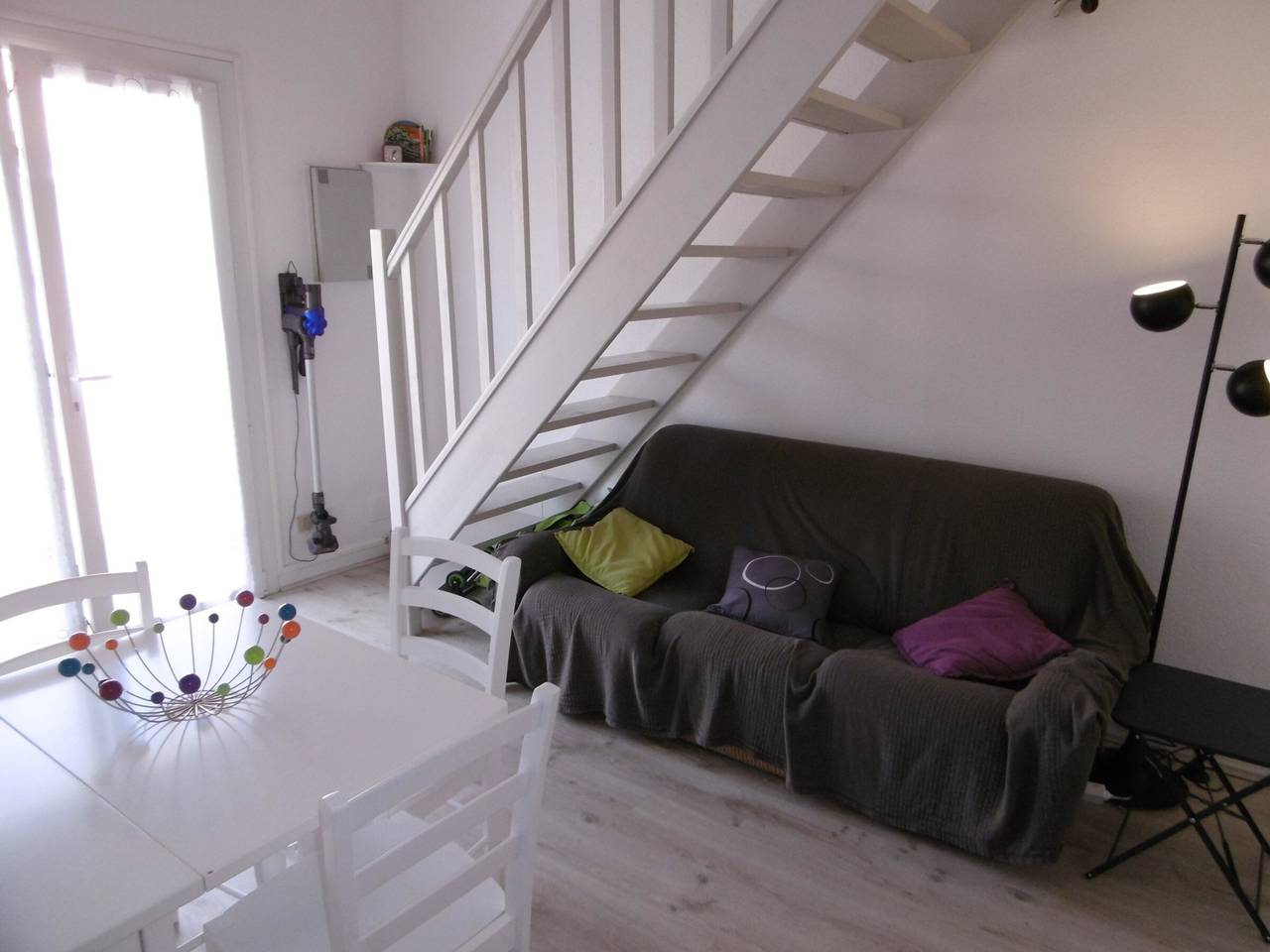 Stunning Villa with Mezzanine, A/C, Terrace, Parking - 150m from Beach! Sleeps 5 in Saint Pierre la Mer, Fleury