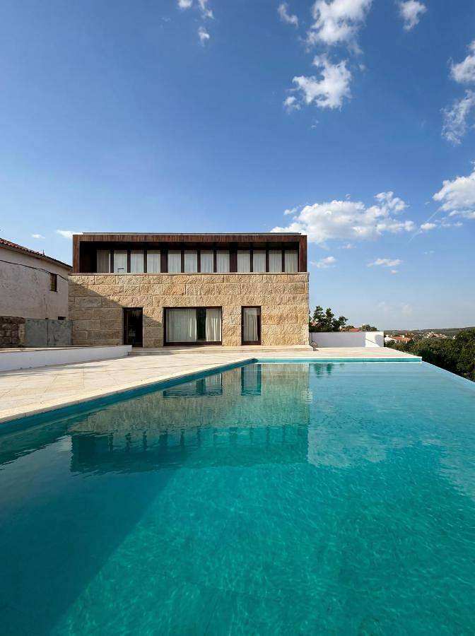 Maison de campagne pour 7 personnes, avec Balcon et Terrasse ainsi que Jardin et Piscine à Vila Flor