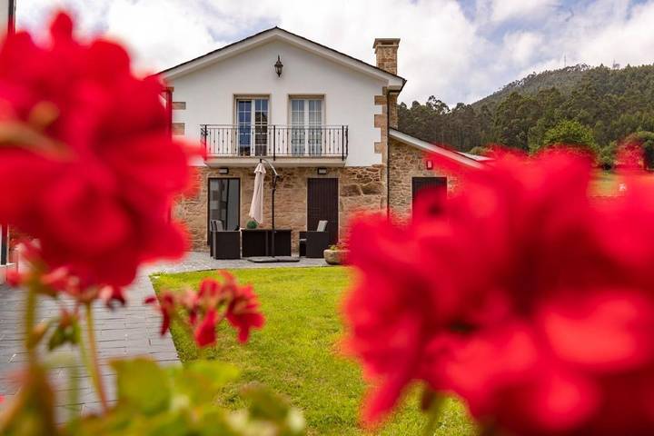Chalet para 4 personas, con Terraza además de Jardín y Vistas en Mariña Occidental