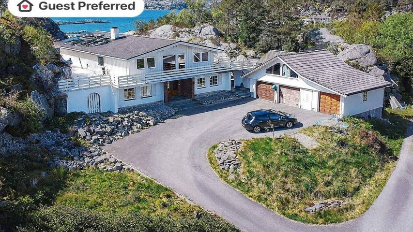 Ferienhaus für 13 Personen, mit Whirlpool und Sauna sowie Terrasse in Fitjar