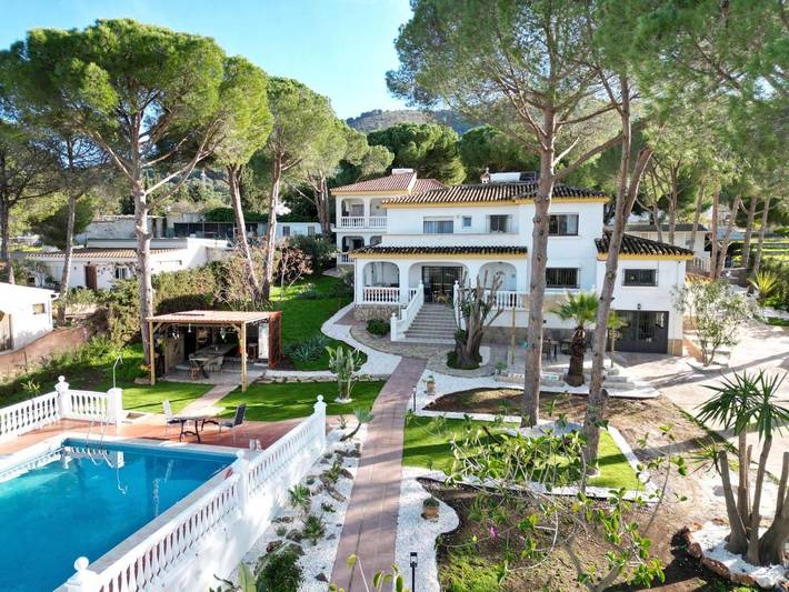 Appartement de vacances pour 4 personnes, avec piscine ainsi que jardin et vue