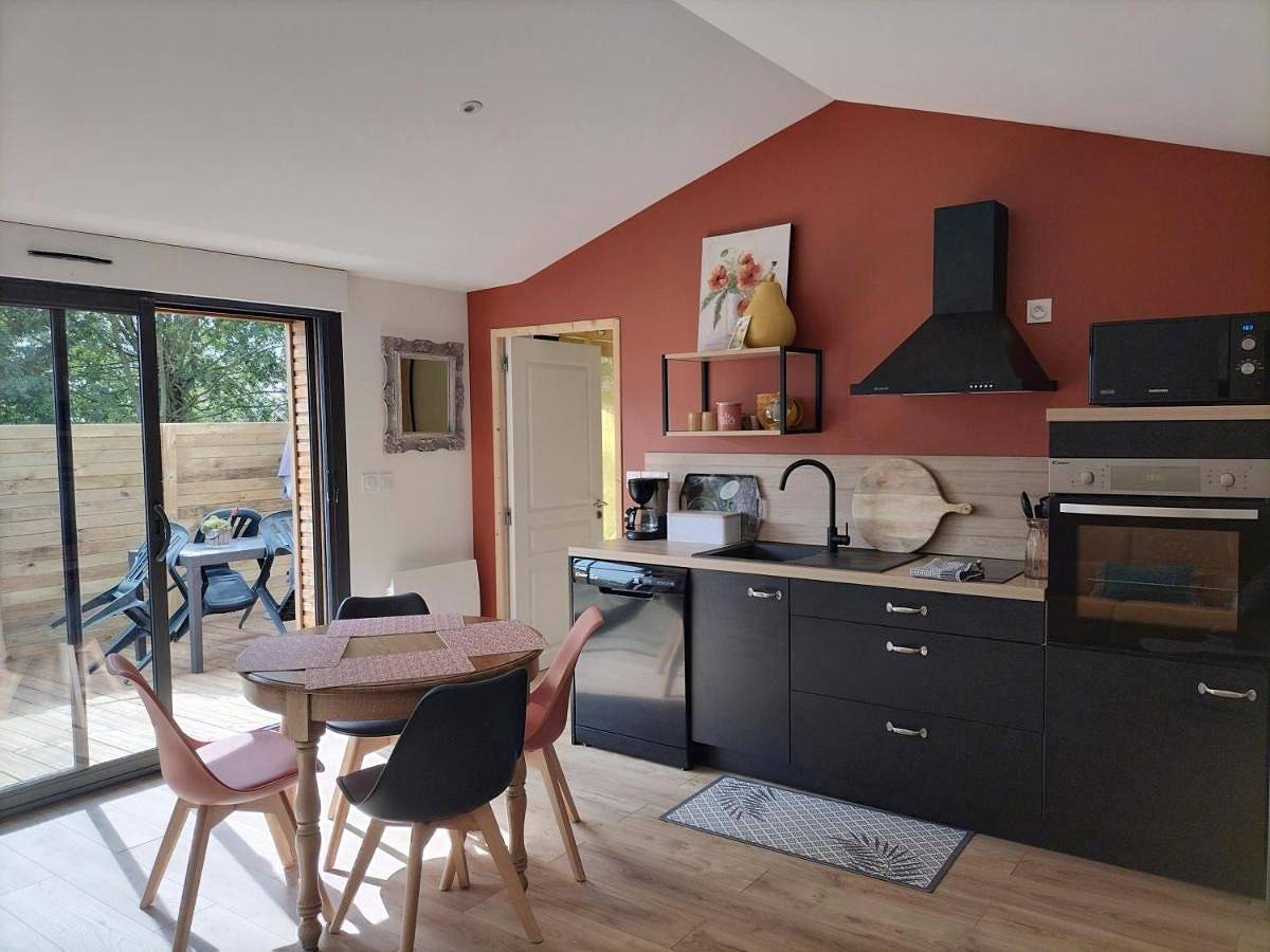 Les Iris - charmante petite maison in Les Herbiers, Vallée de la Loire