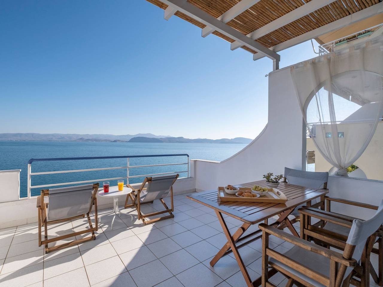 Ganze Wohnung, Schöne Ferienwohnung mit Meerblick in Kiveri in Xiropigado, Kynouria