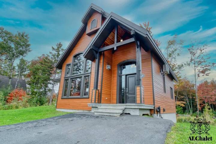 Chalet für 10 Personen, mit Terrasse und Whirlpool sowie Garten, mit Haustier - 1