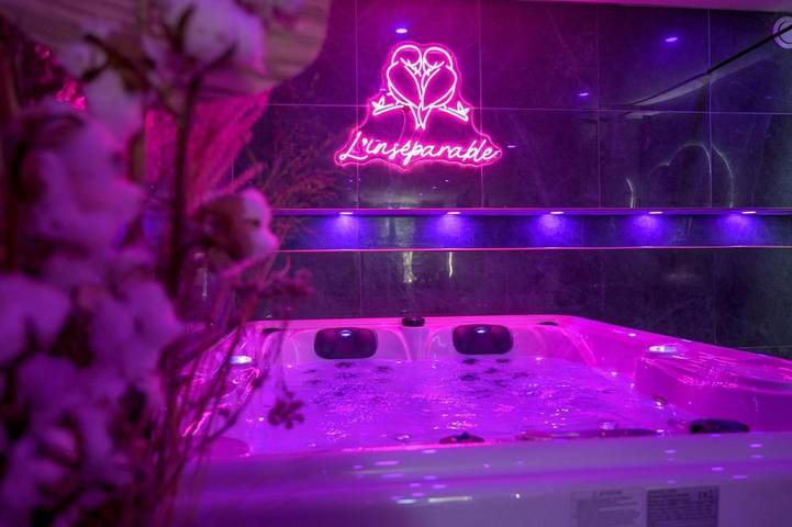 Gîte pour 2 personnes, avec jacuzzi et terrasse à Fondettes