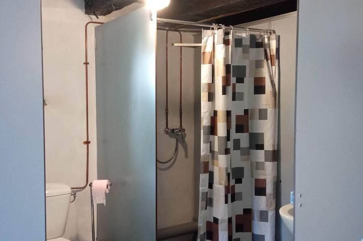 Camping pour 6 personnes, avec jardin dans la Creuse