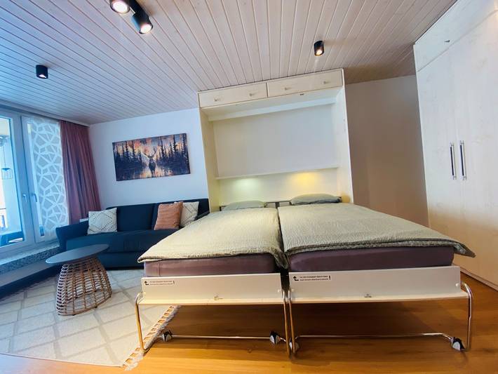 Ferienwohnung für 4 Personen, mit Balkon und Terrasse sowie Garten und Sauna in Obersaxen