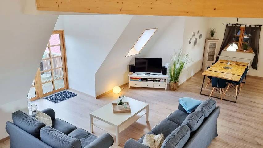Ferienwohnung für 6 Personen, mit Balkon und Sauna sowie Pool und Garten - 1