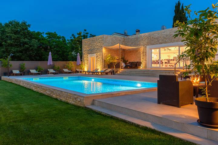 Villa für 12 Personen, mit Terrasse und Pool in Rovinj
