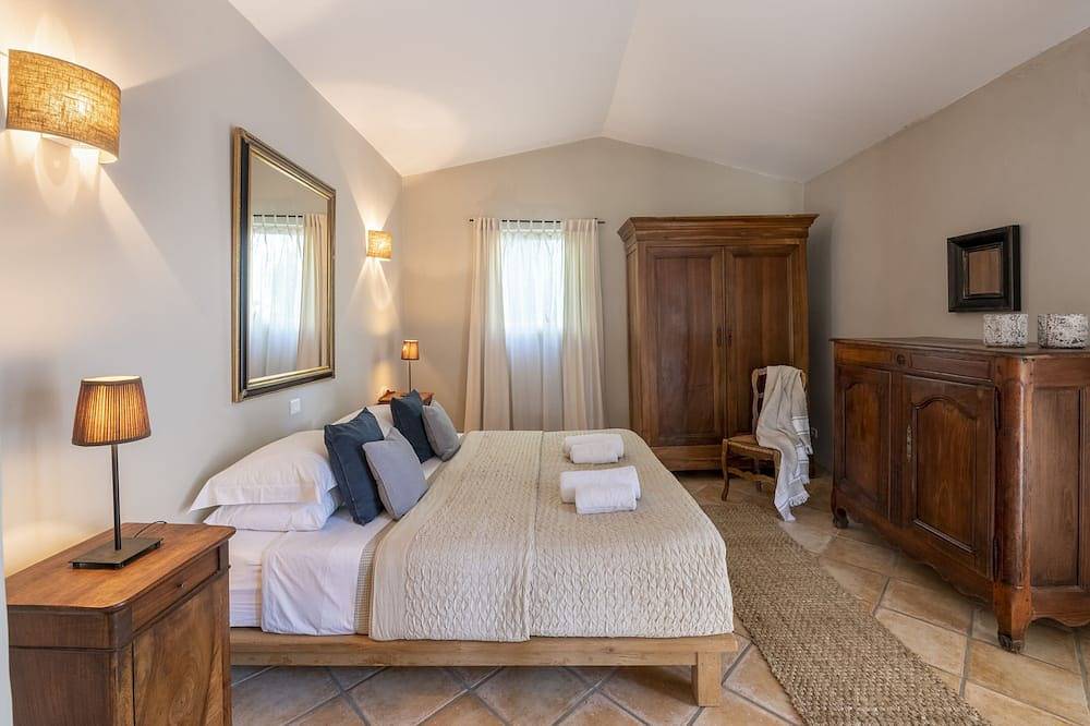 The Cottage-Ferienhaus-Luxus-Ensuite mit Dusche-Blick auf die Landschaft in Joucas, Regionaler Naturpark Luberon