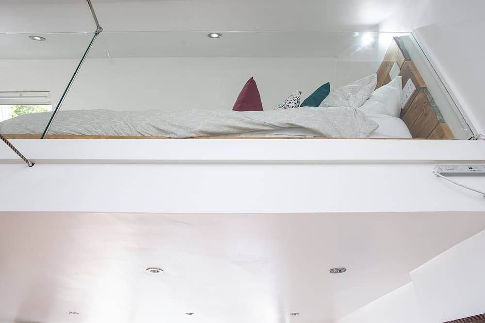 Erleben Sie einen einzigartig gestalteten Raum in einer ruhigen Umgebung aus Buchenholz in Hayling Island, Havant