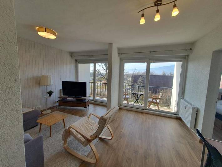 Gîte pour 6 personnes, avec balcon et vue à Saint-Genis-Pouilly