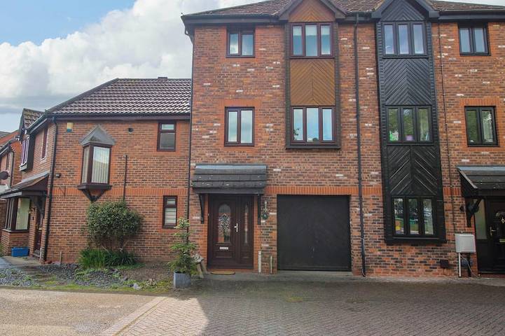 Holiday home for 4 people, with hot tub and garden in Bridgnorth