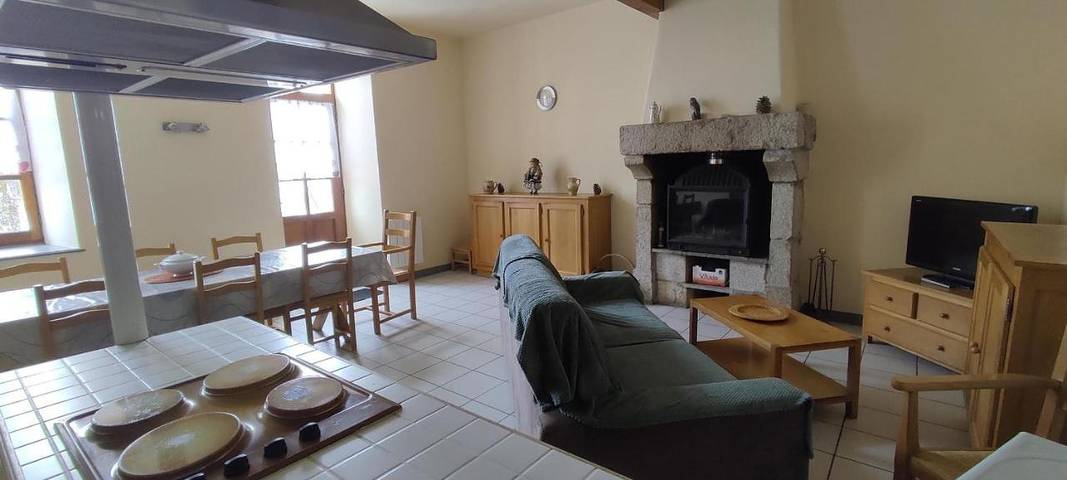 Gîte pour 5 personnes, avec jardin à Laval-Atger
