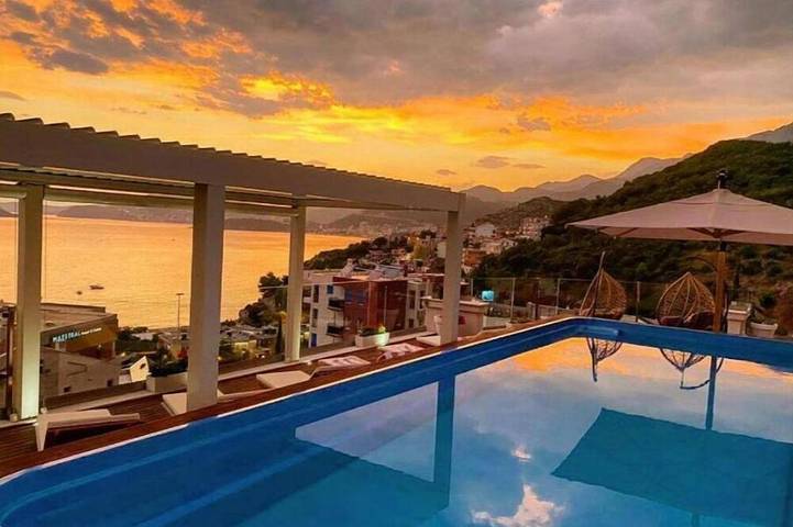 Appartamento vacanze per 6 persone, con terrazza e piscina - 1