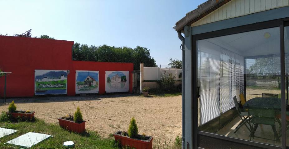 Gîte pour 9 personnes, avec jardin et terrasse dans Ports-sur-Vienne