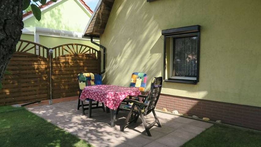 Ferienhaus für 3 Personen, mit Terrasse und Garten in Beeskow