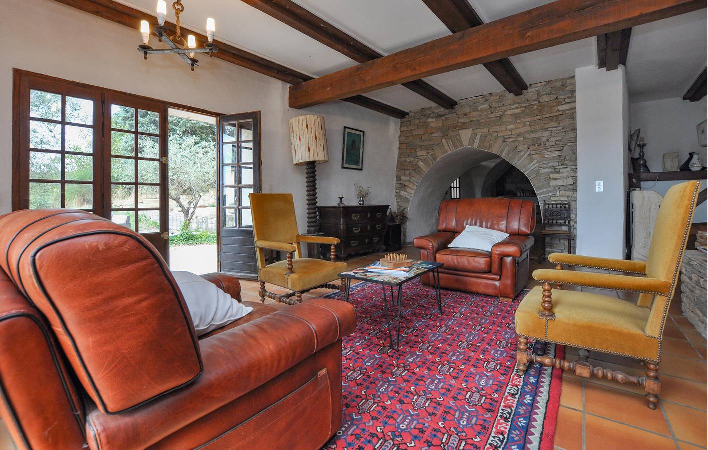 Appartement confortable avec piscine et garage près de Vachères - 1.5km du centre ville in Vachères, Parc naturel régional du Luberon