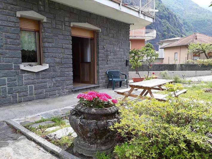 Casa vacanza per 11 persone, con vista lago e panorama nonché giardino - 1