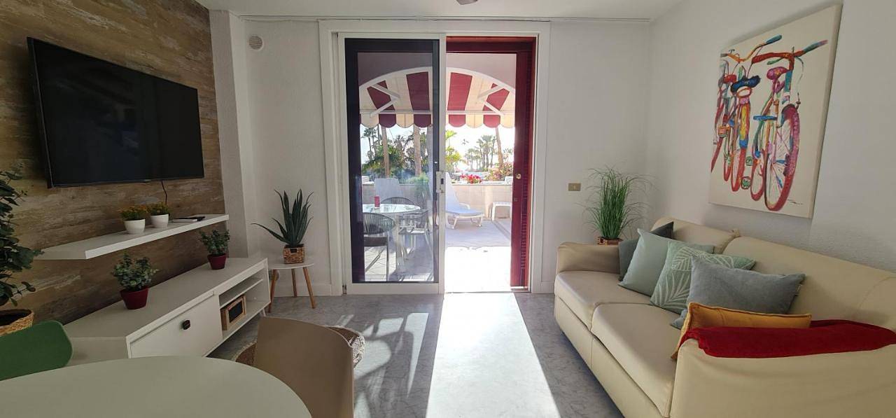 Apartamento entero, One-Bedroom Apartment in Playa del Búnker (Arona), Arona 