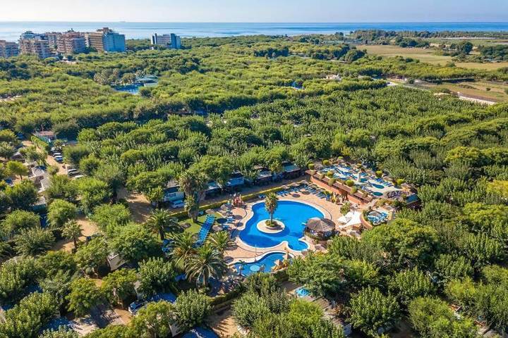 Camping pour 6 personnes, avec Jacuzzi ainsi que Bassin pour enfant et Piscine à Blanes