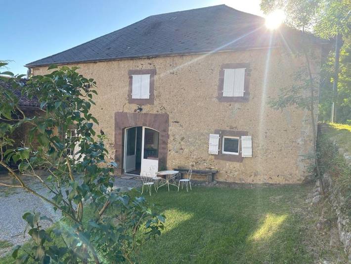 Location de vacances pour 5 personnes, avec Terrasse ainsi que Jardin et Vue à Saint-Jean-le-Vieux