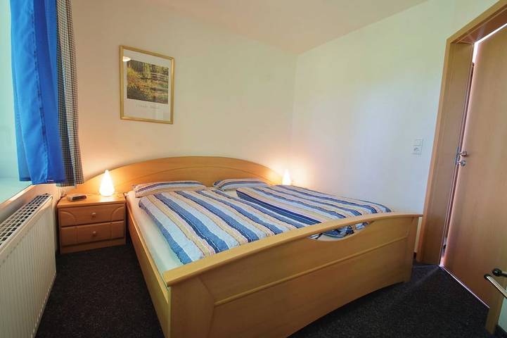 Ferienhaus für 3 Personen, mit Terrasse und Pool sowie Sauna und Garten in Westoverledingen - 2