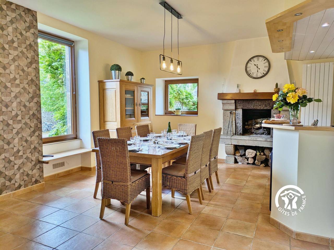 Charmantes Ferienhaus auf dem Land mit Angelteich, großem Garten, Kamin und Wlan in Brecé, Mayenne