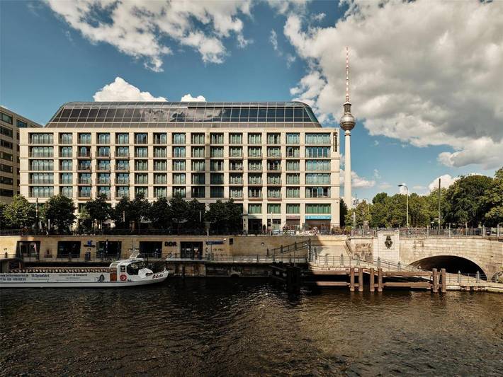 Hotel für 2 Personen, mit Balkon und Terrasse sowie Pool und Sauna bei der Museumsinsel Berlin