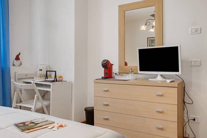 Entire apartment, Room 'Meridiana' with Mountain View and Wi-Fi in Roncone, Sella Giudicarie