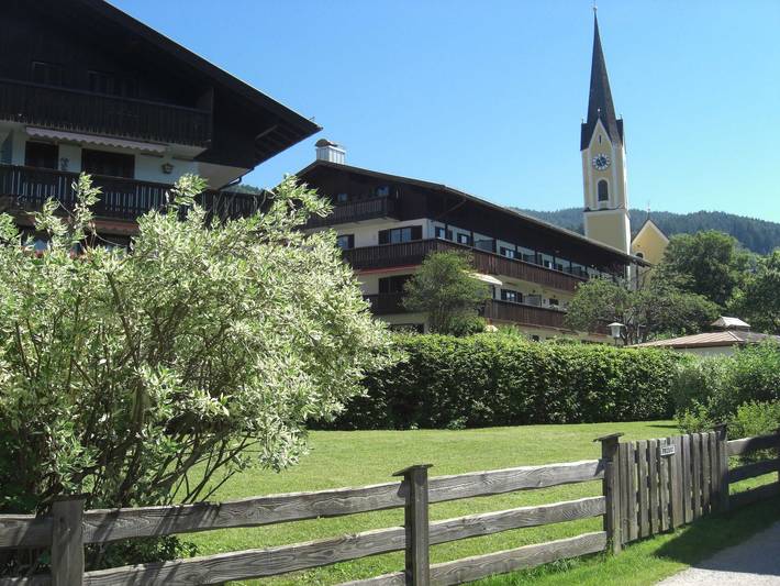Ferienwohnung für 2 Personen, mit Balkon und Garten sowie Ausblick und Seeblick am Schliersee - 2