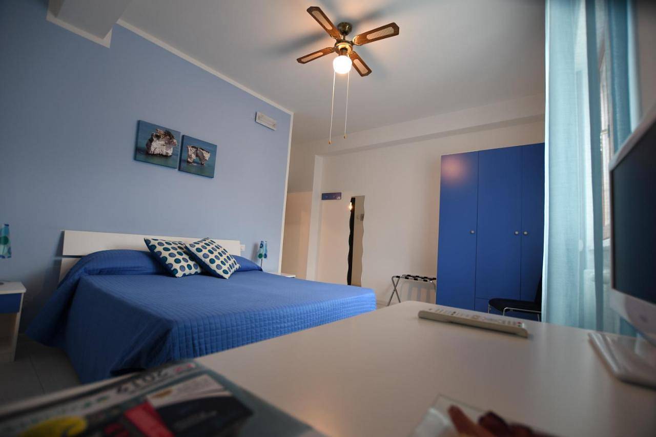 Economy Twin Room with Private Bathroom in Mattinata, Gargano