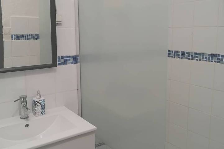 Gîte pour 5 personnes, avec jardin à Sarrians - 4